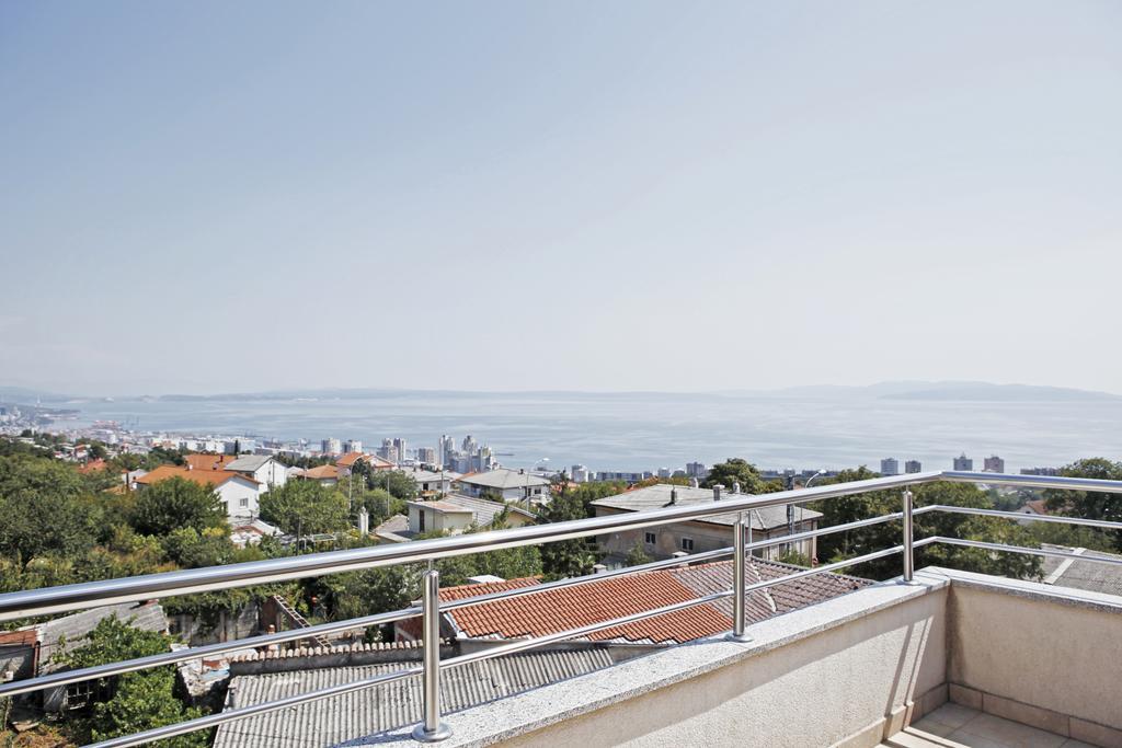 Peachy House Appartement Rijeka Kamer foto