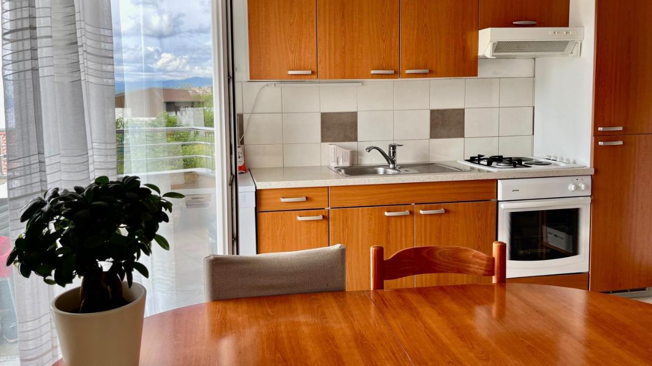 Peachy House Appartement Rijeka Buitenkant foto