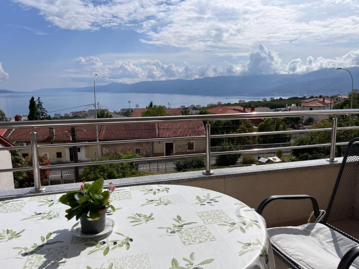 Peachy House Appartement Rijeka Buitenkant foto