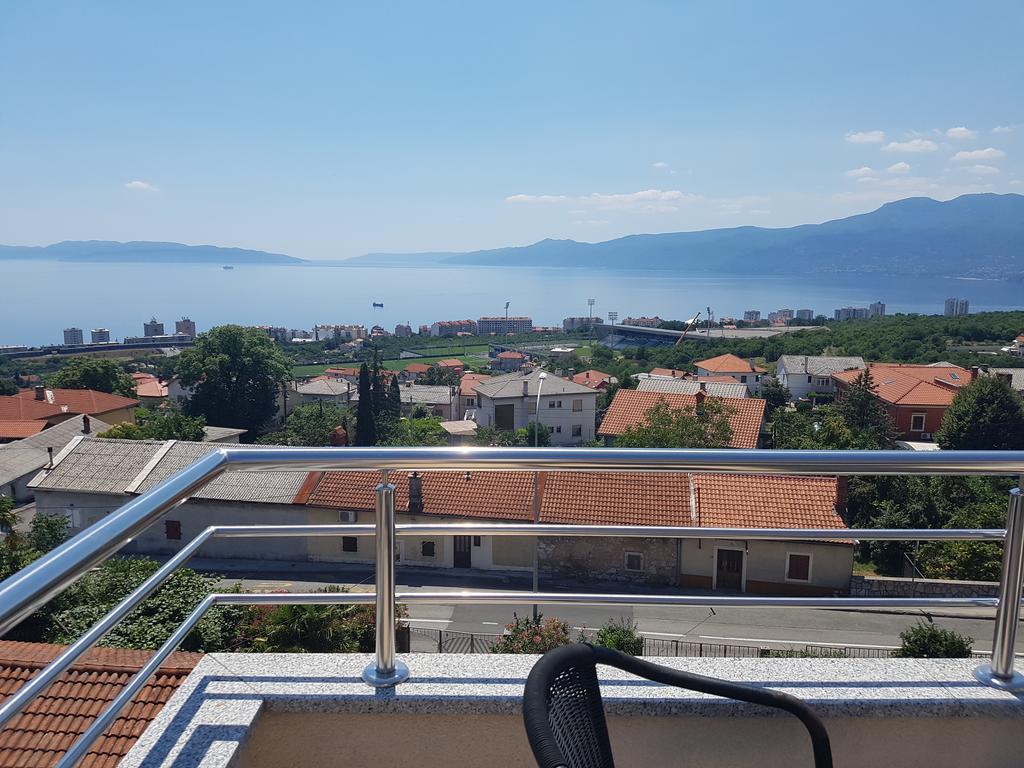 Peachy House Appartement Rijeka Buitenkant foto